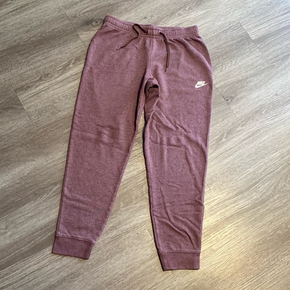 Nike Wine Sweatpants - Picture 4 of 8